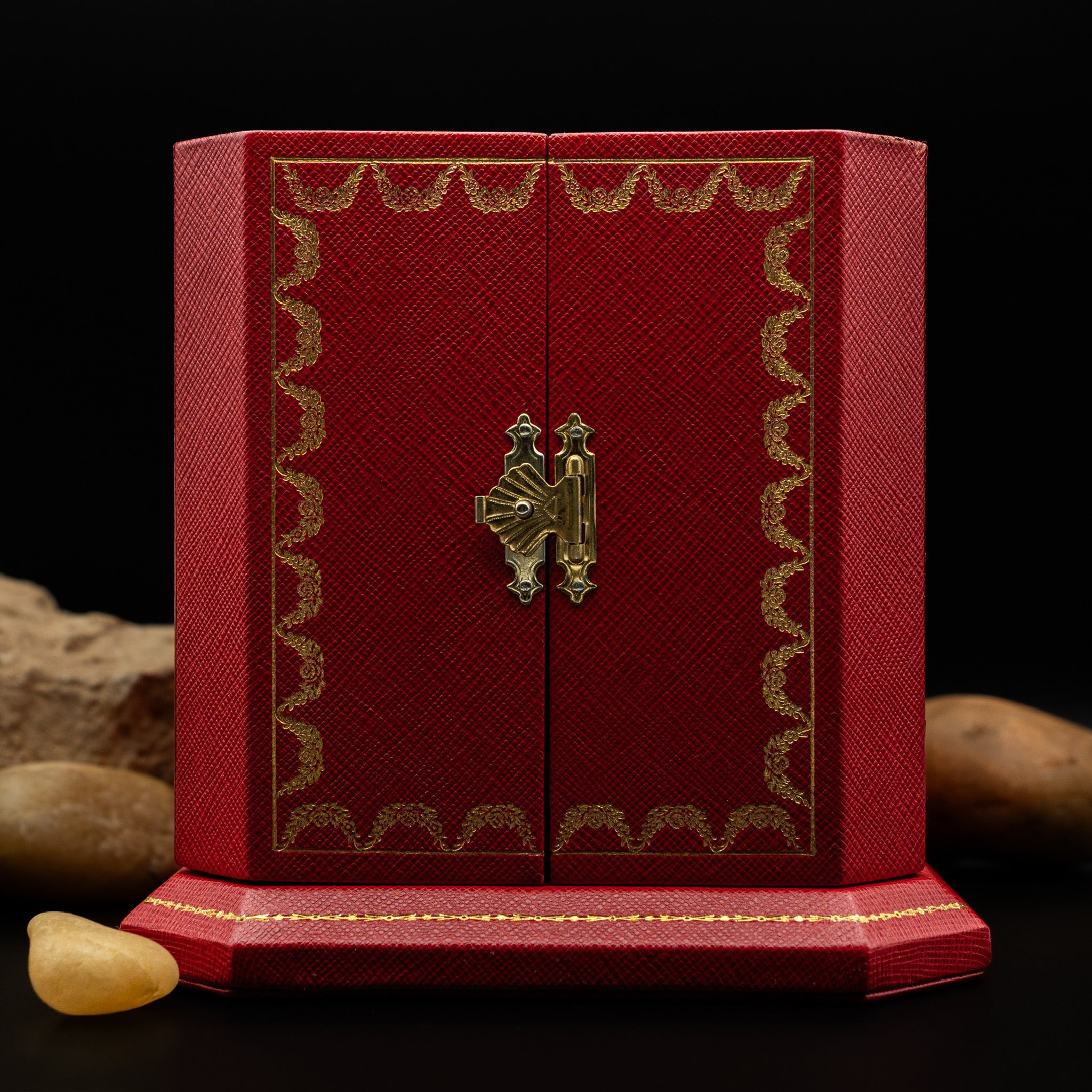 Cartier Automatic Watch Winder in Red Grained Leather from the 1990's