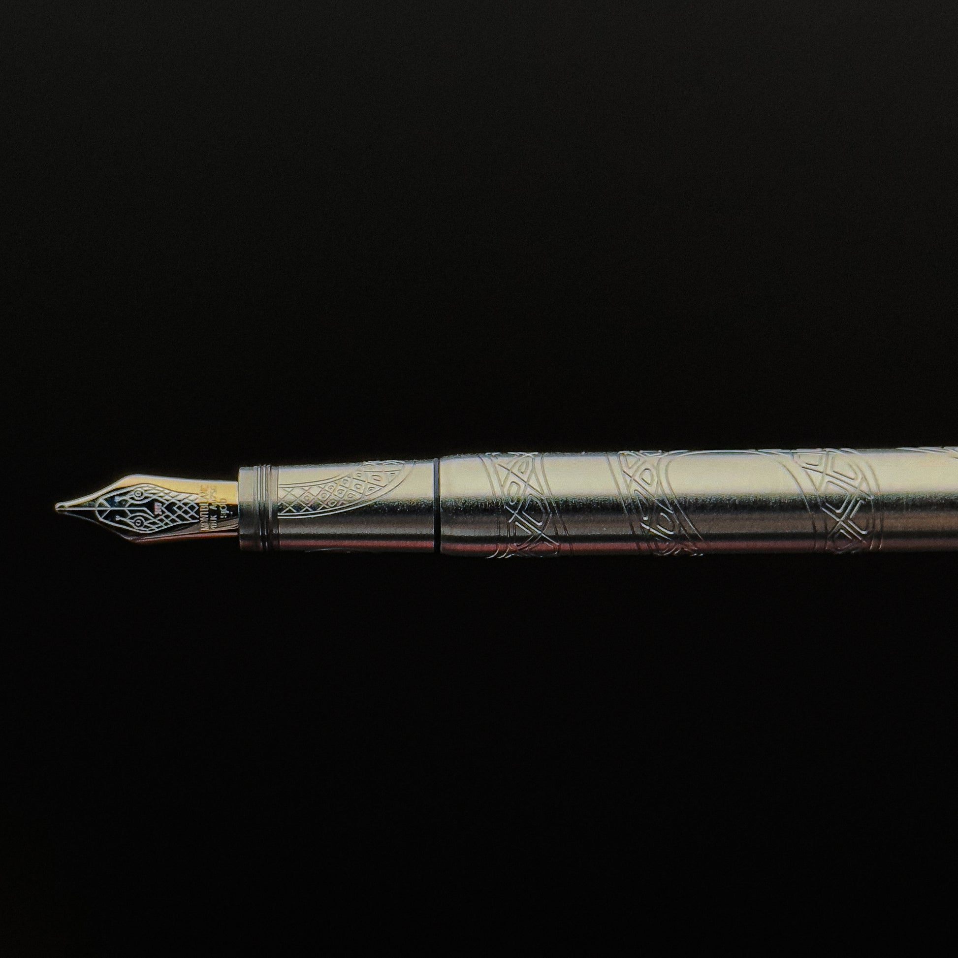 Montblanc Heritage Rouge et Noir Solitaire Serpent Fountain Pen - Limited Edition 1906