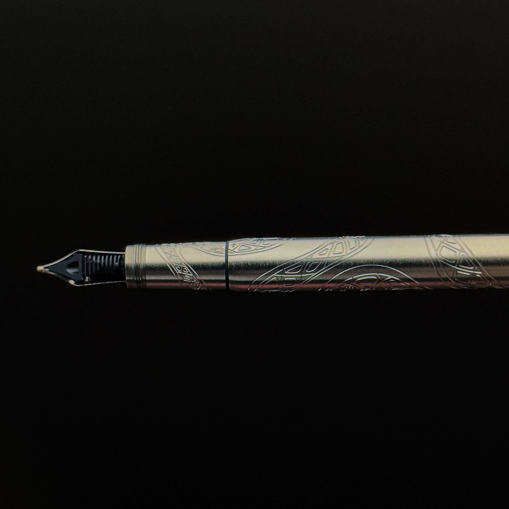 Montblanc Heritage Rouge et Noir Solitaire Serpent Fountain Pen - Limited Edition 1906