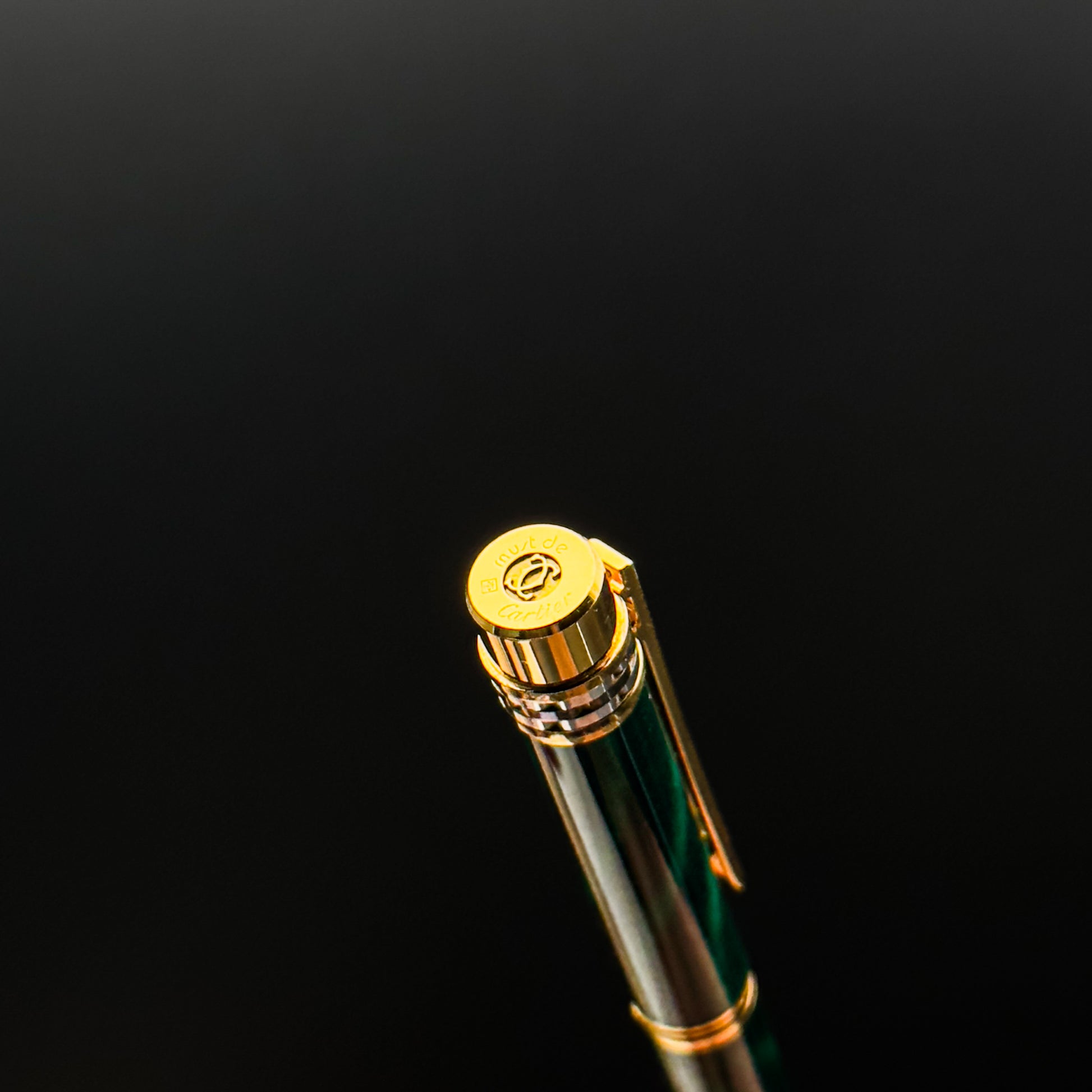 Must de Cartier Vendome Green Malachite Lacquer Fountain Pen