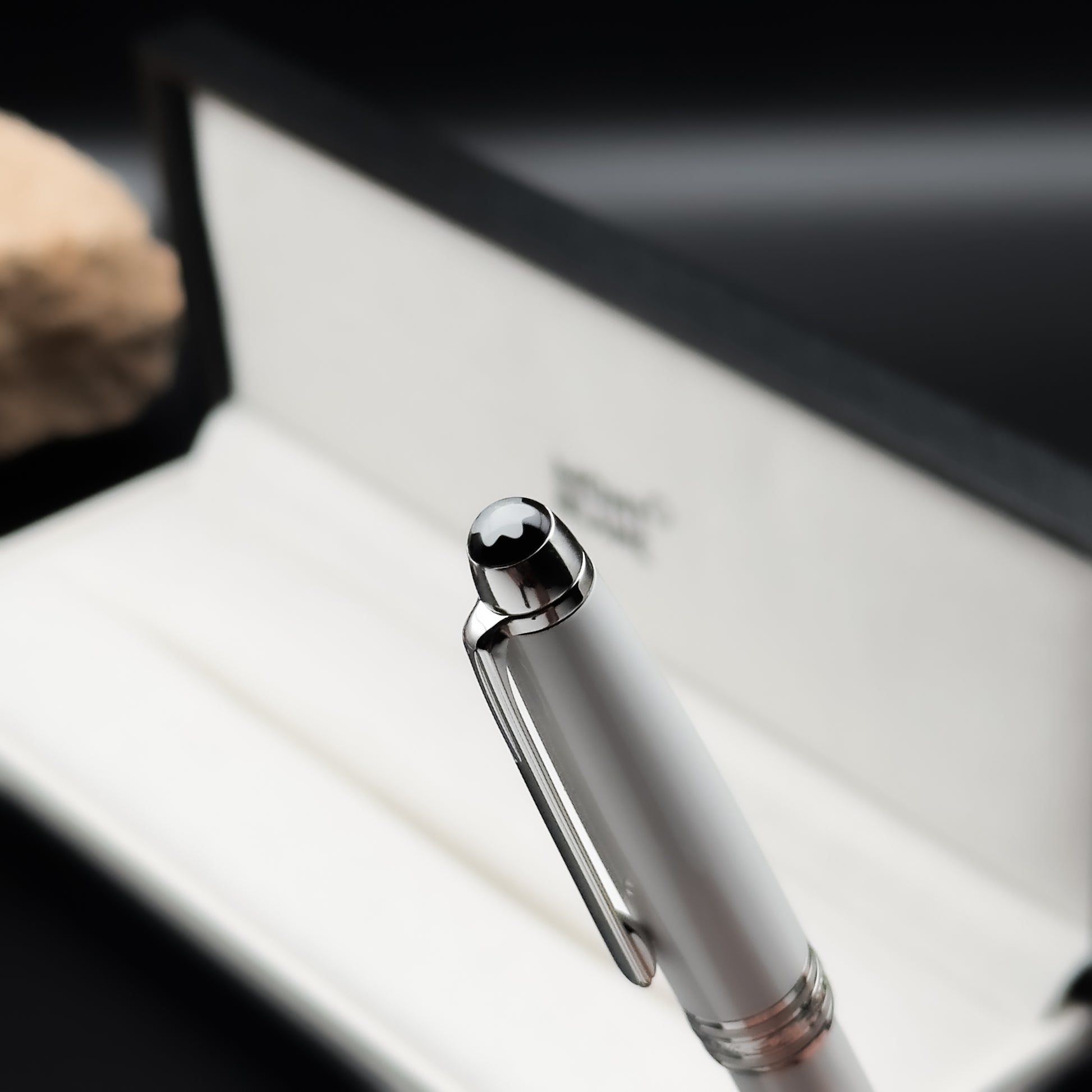 Montblanc Meisterstück Solitaire Tribute to the Mont Blanc Classique Ballpoint Pen
