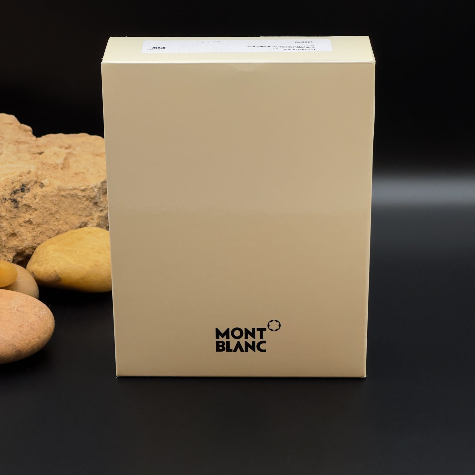 Montblanc Extreme 3.0 Card Holder 3CC With Zipped Pocket
