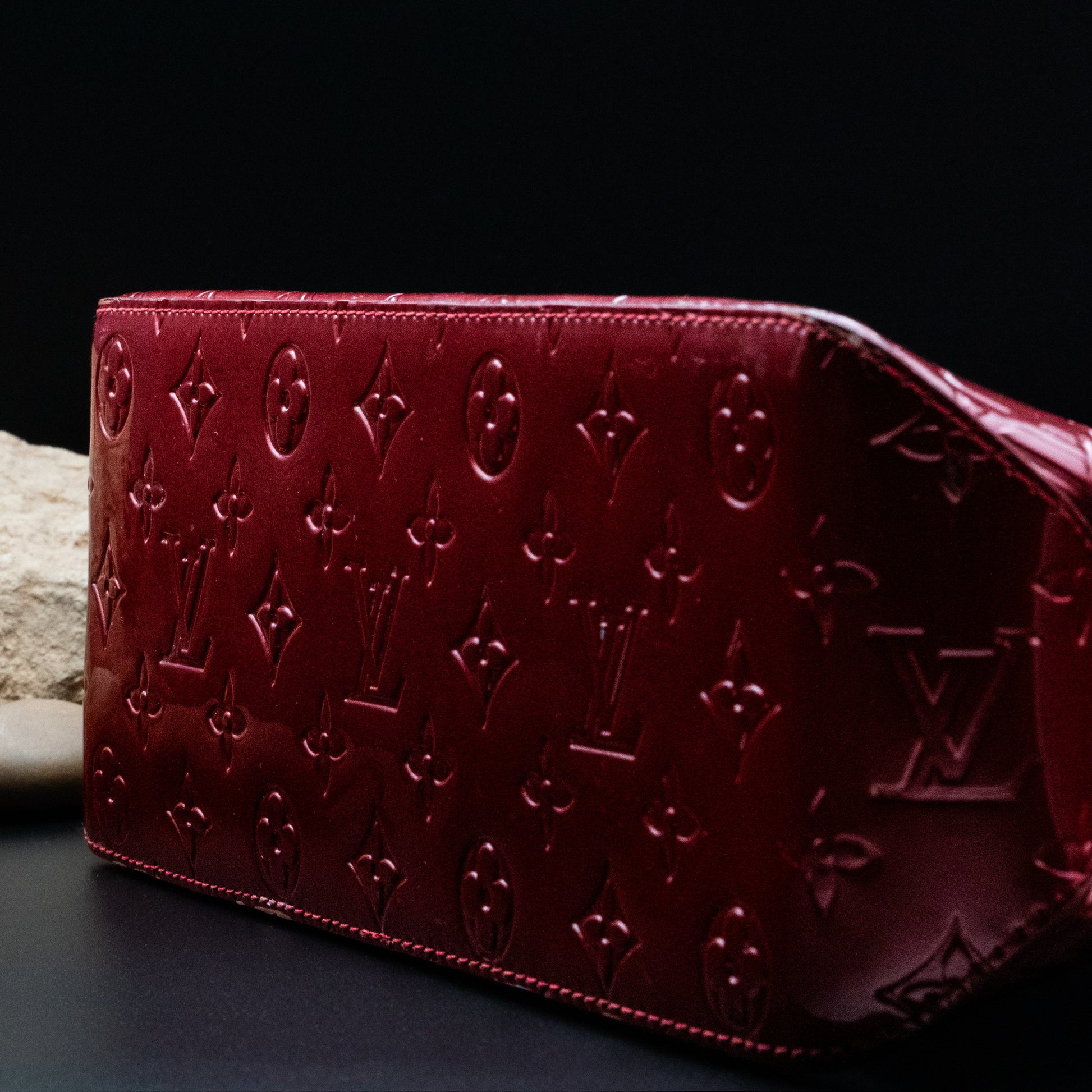 Louis Vuitton Wilshire PM in Monogram Vernis Pomme d’Amour
