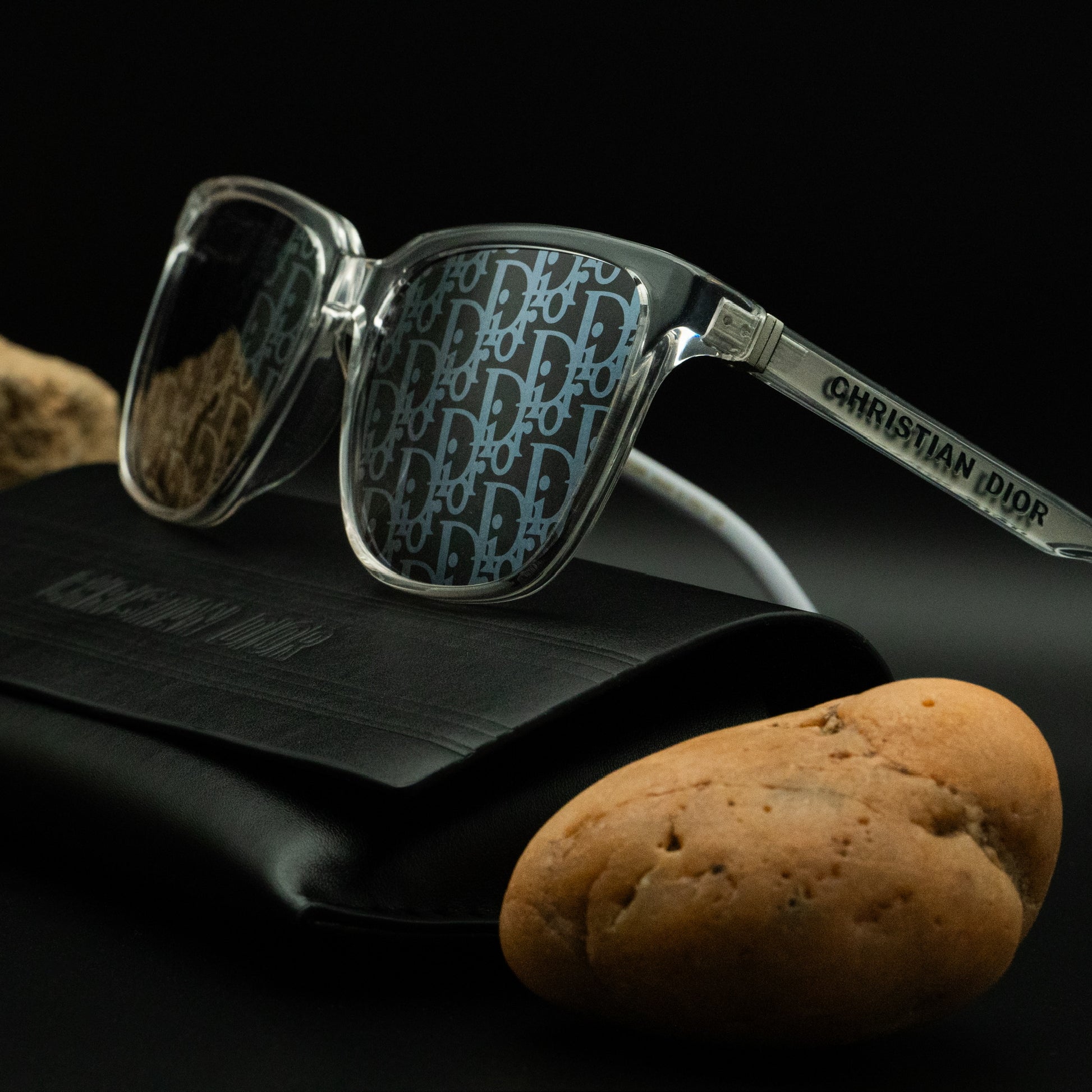 Christian Dior DiorTag SU Sunglasses – Transparent Frame with Oblique Monogram Lenses (Size 54▢19 145)