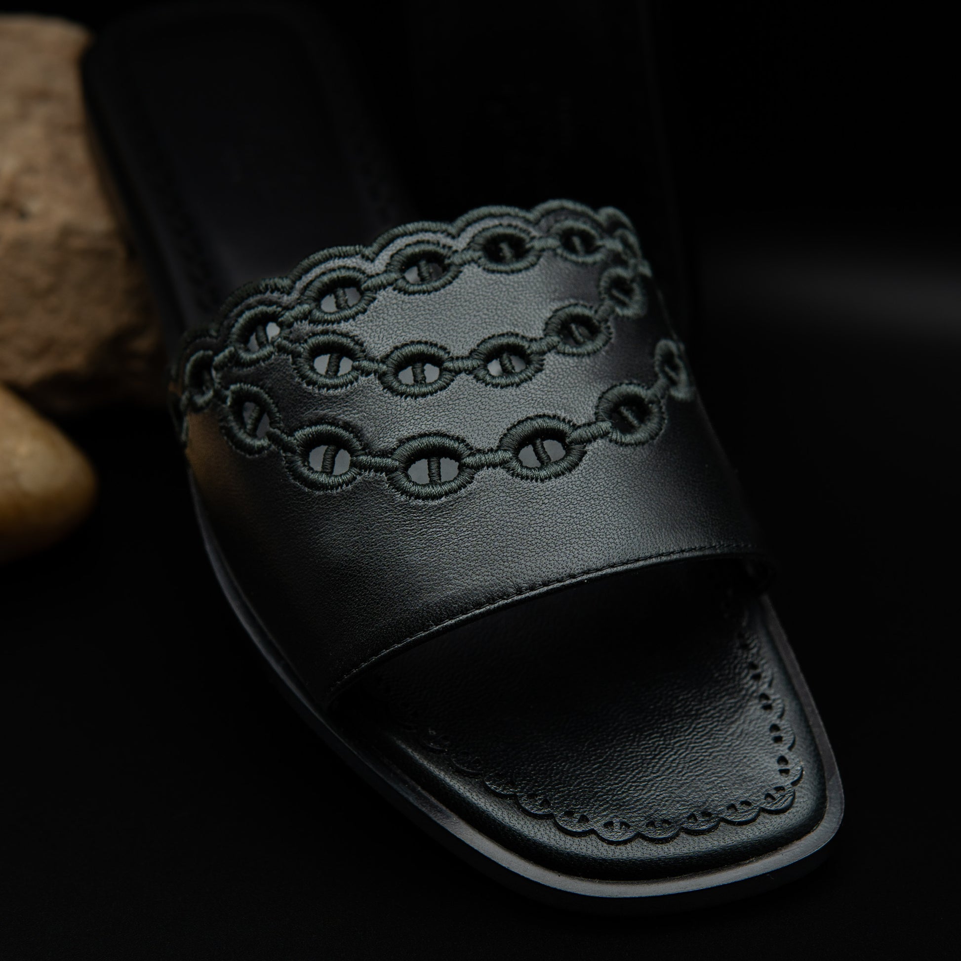 Hermès Gaelle Sandals in Black Leather (Size 37½)