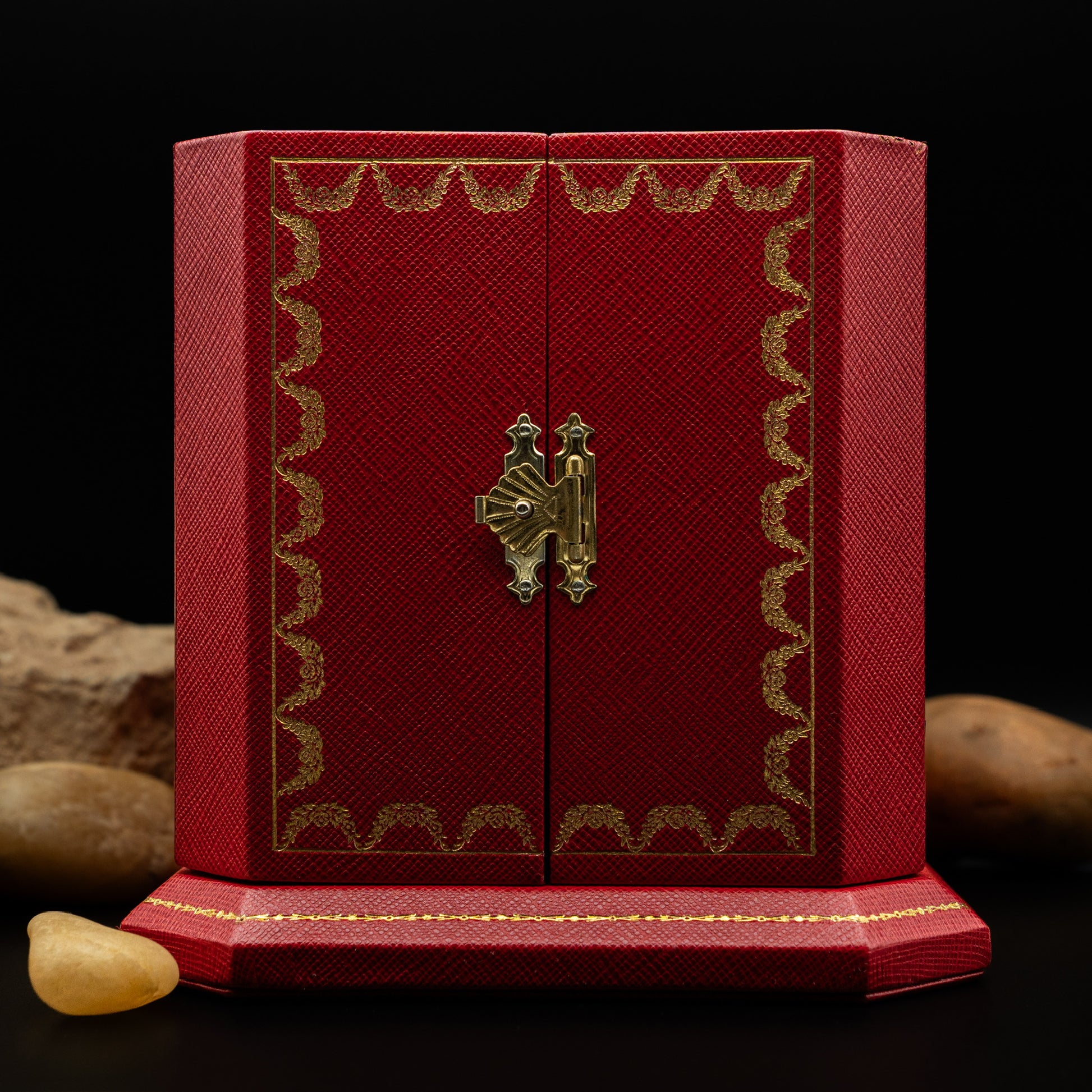 Cartier Automatic Watch Winder in Red Grained Leather from the 1990's