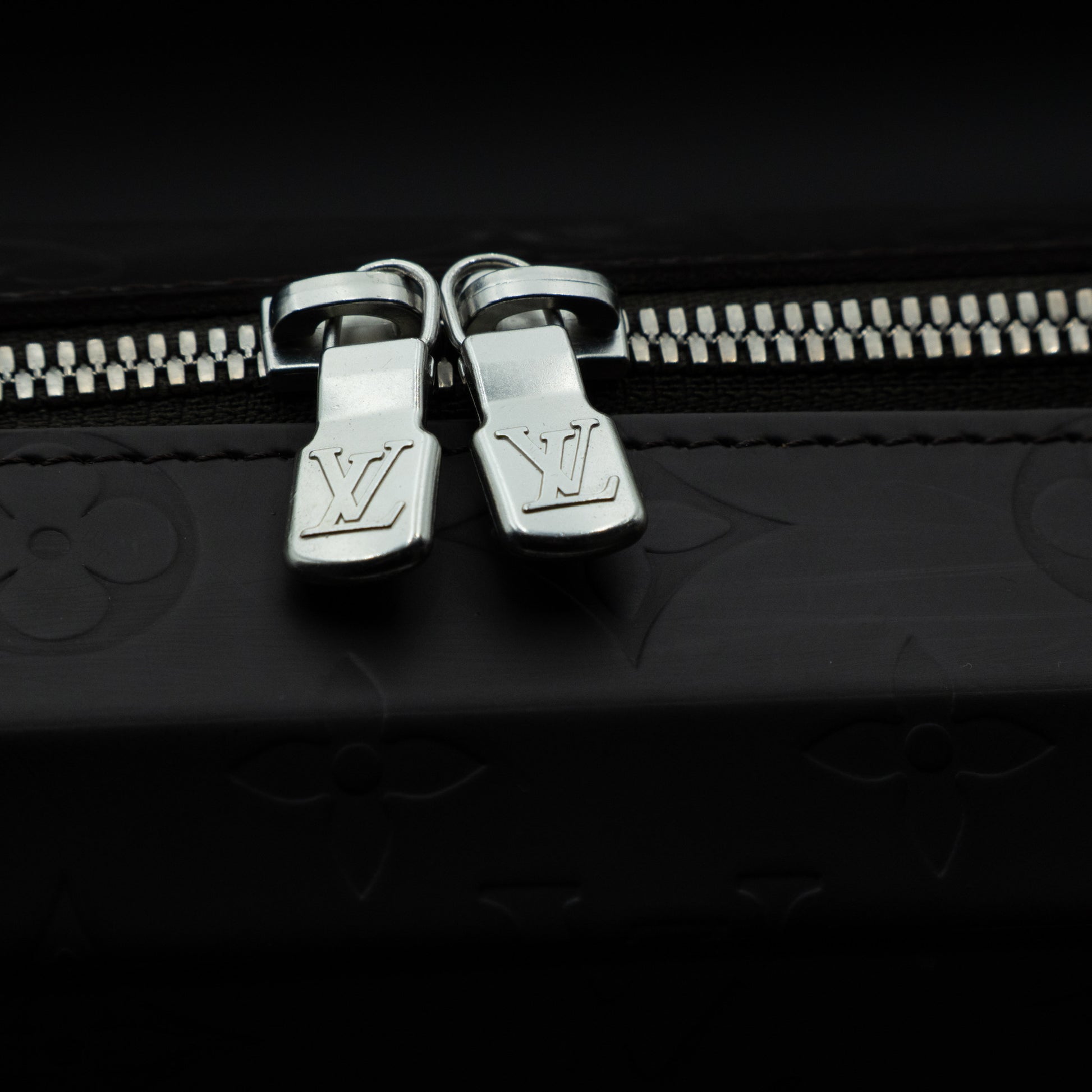 Louis Vuitton Monogram Glacé Steve Messenger Bag in Dark Brown Cowhide Leather from 2000