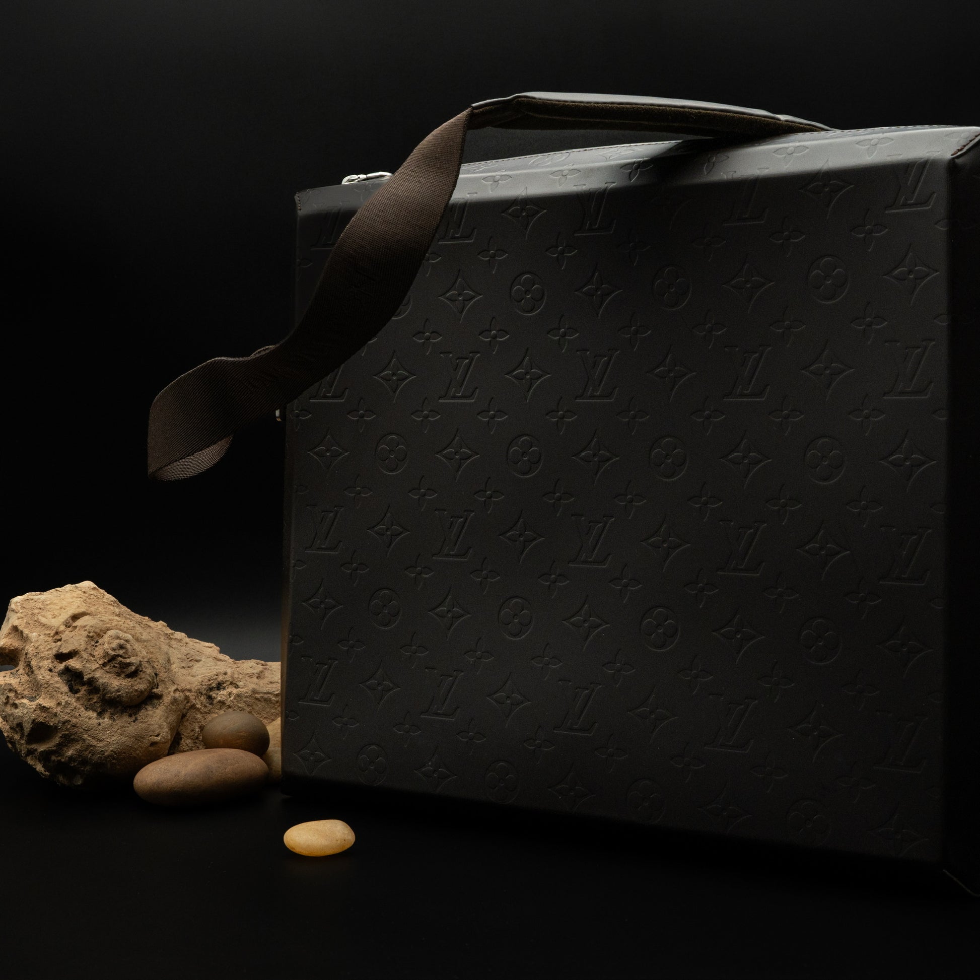 Louis Vuitton Monogram Glacé Steve Messenger Bag in Dark Brown Cowhide Leather from 2000