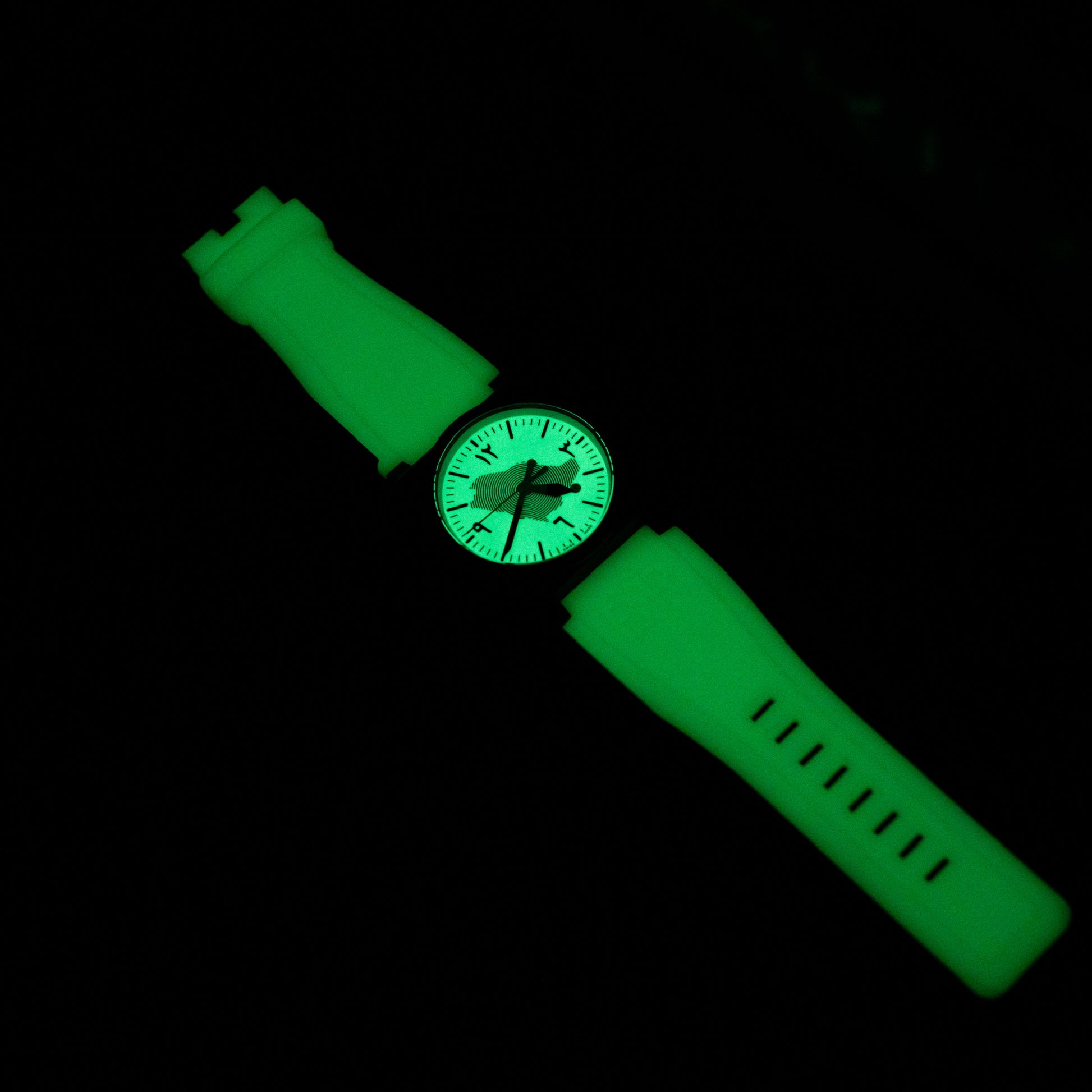 ساعة بيل آند روس BR 03-92 إصدار السعودية المحدود إلى ٩٠ قطعة بمناسبة الذكرى التسعين عام أوتوماتيكية سوداء سيراميكية مضيئة بالكامل (المرجع: BR03-92-CBL)