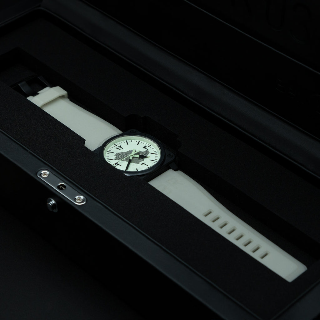 ساعة بيل آند روس BR 03-92 إصدار السعودية المحدود إلى ٩٠ قطعة بمناسبة الذكرى التسعين عام أوتوماتيكية سوداء سيراميكية مضيئة بالكامل (المرجع: BR03-92-CBL)