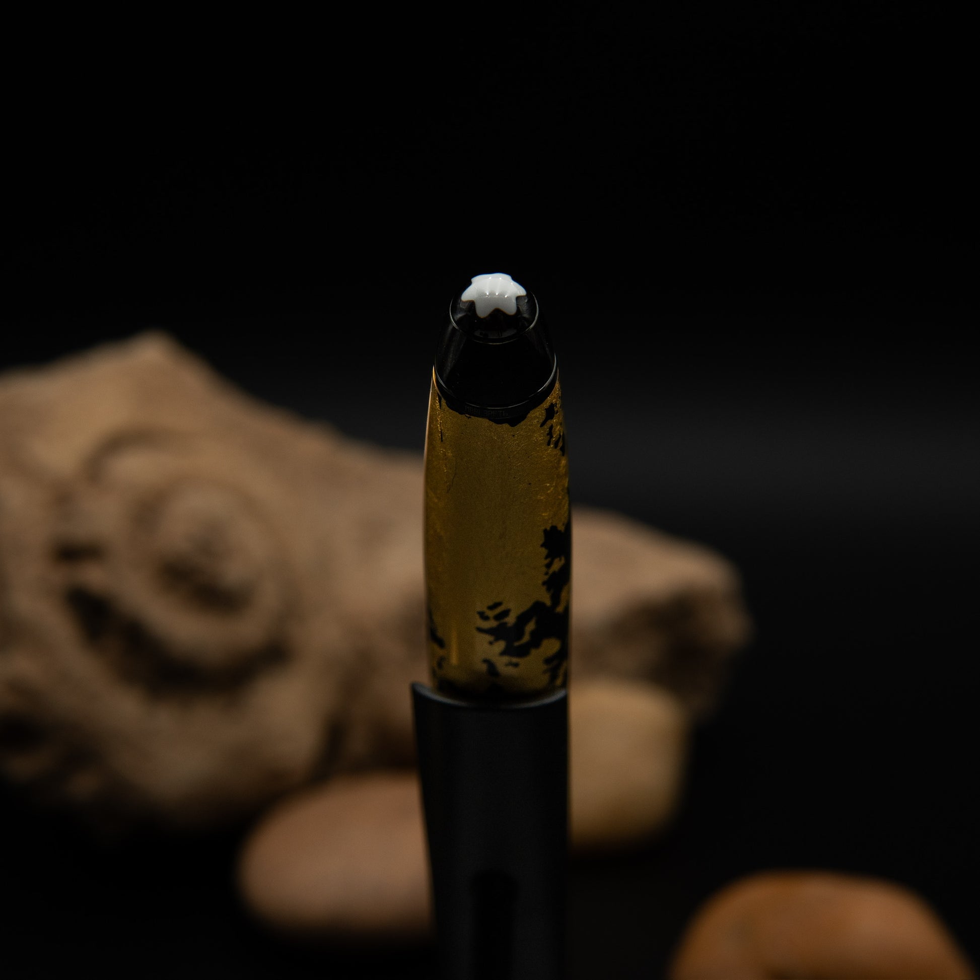 Montblanc Meisterstück Calligraphy Gold Leaf Special Edition Fountain Pen (M)