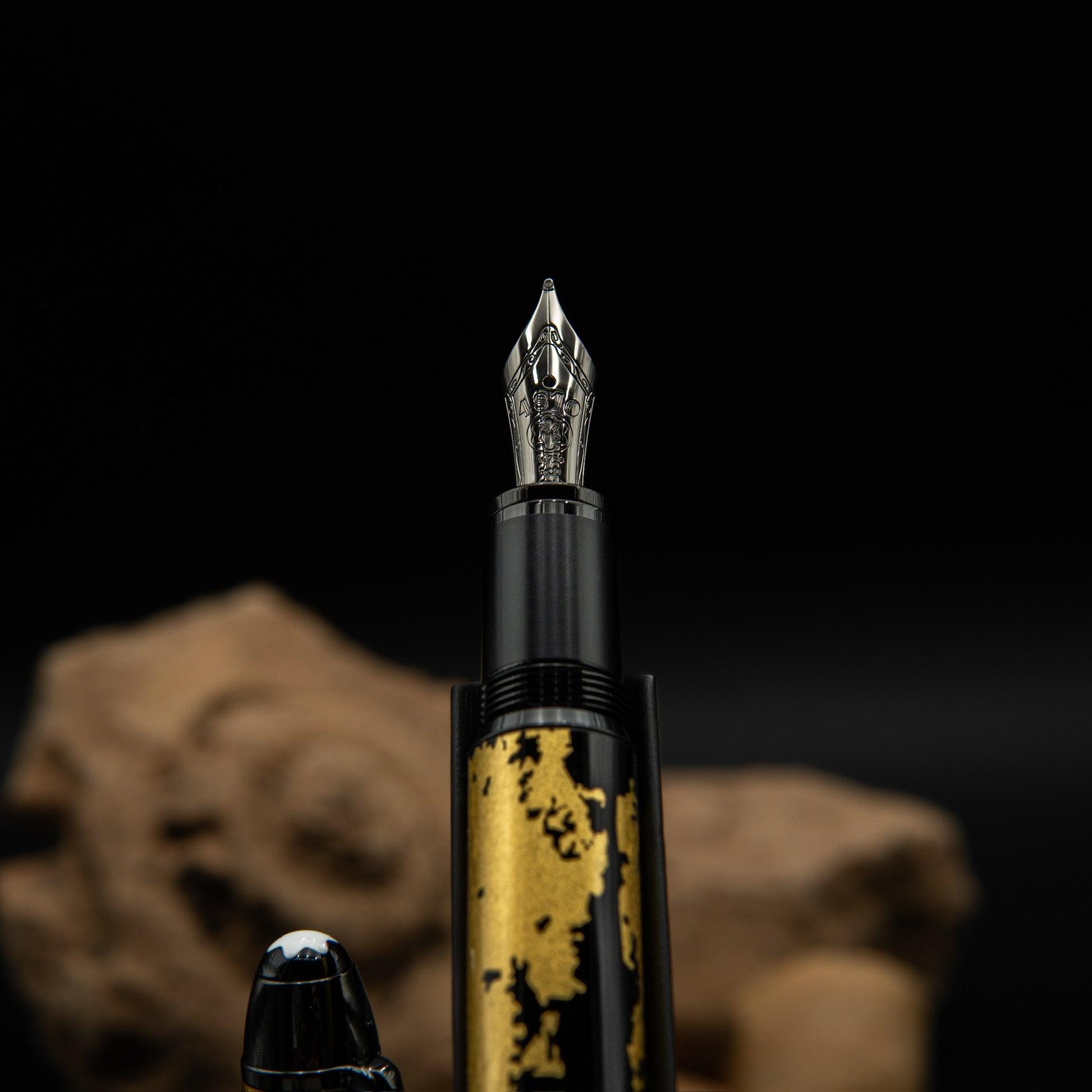 Montblanc Meisterstück Calligraphy Gold Leaf Special Edition Fountain Pen (M)