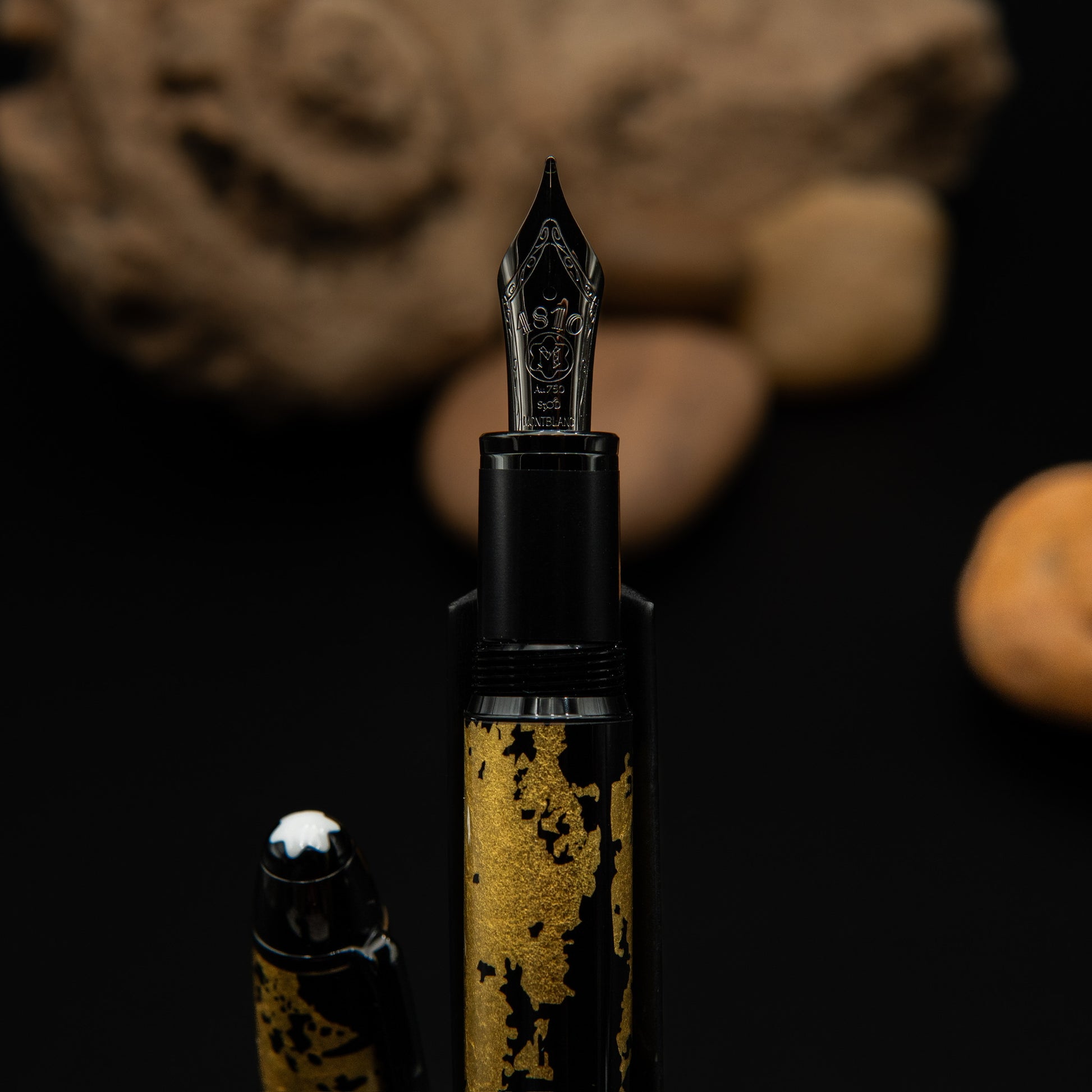 Montblanc Meisterstück Calligraphy Gold Leaf Special Edition Fountain Pen (M)