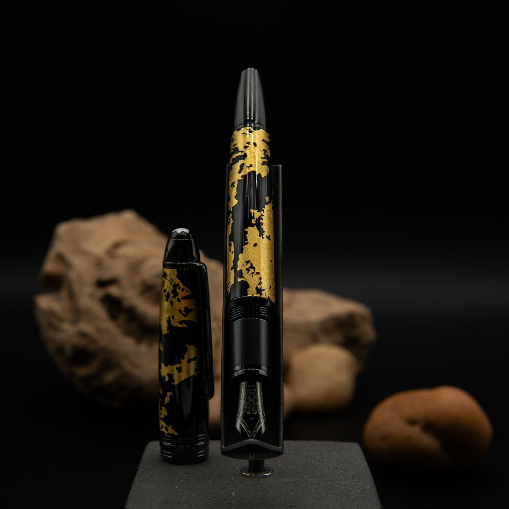 Montblanc Meisterstück Calligraphy Gold Leaf Special Edition Fountain Pen (M)