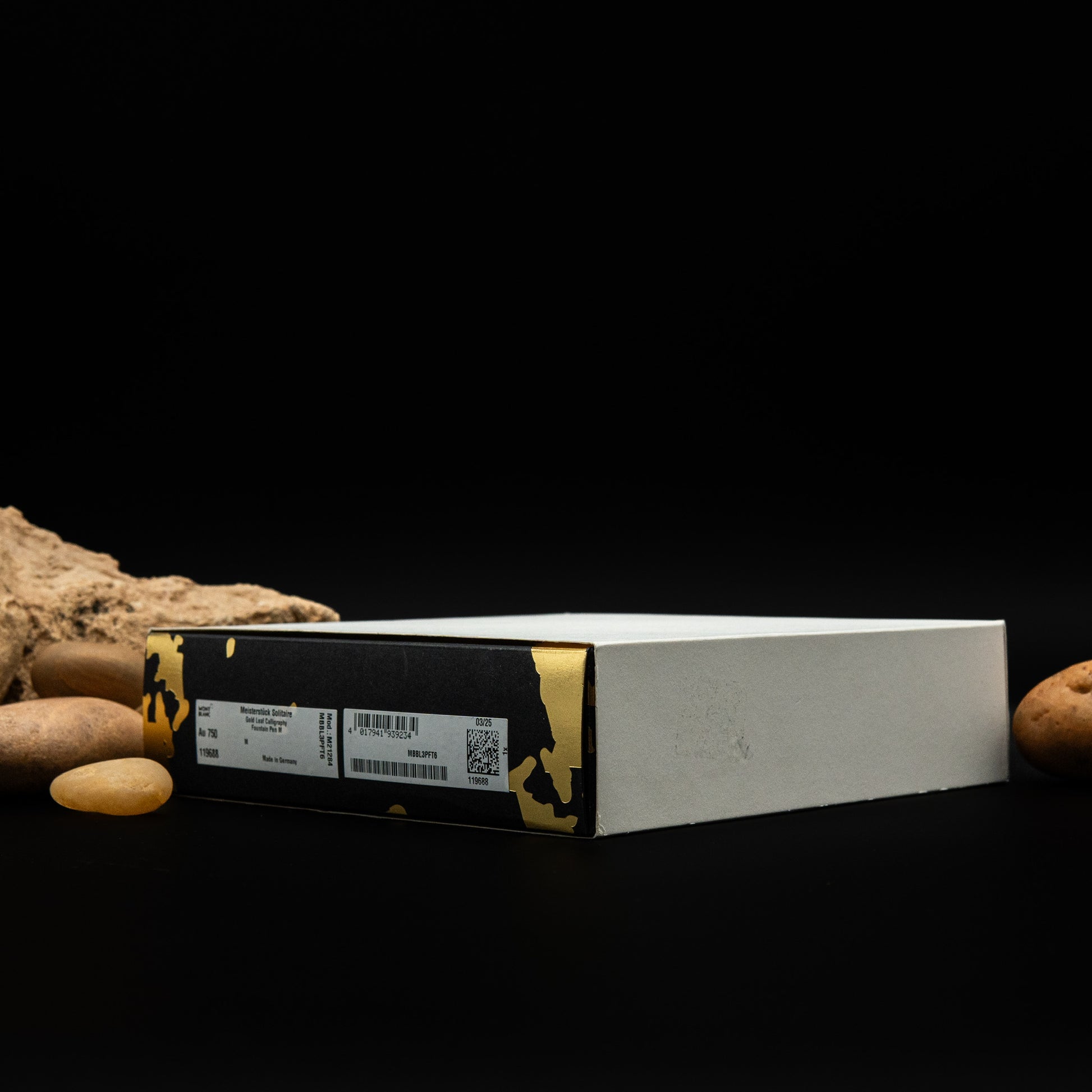 Montblanc Meisterstück Calligraphy Gold Leaf Special Edition Fountain Pen (M)