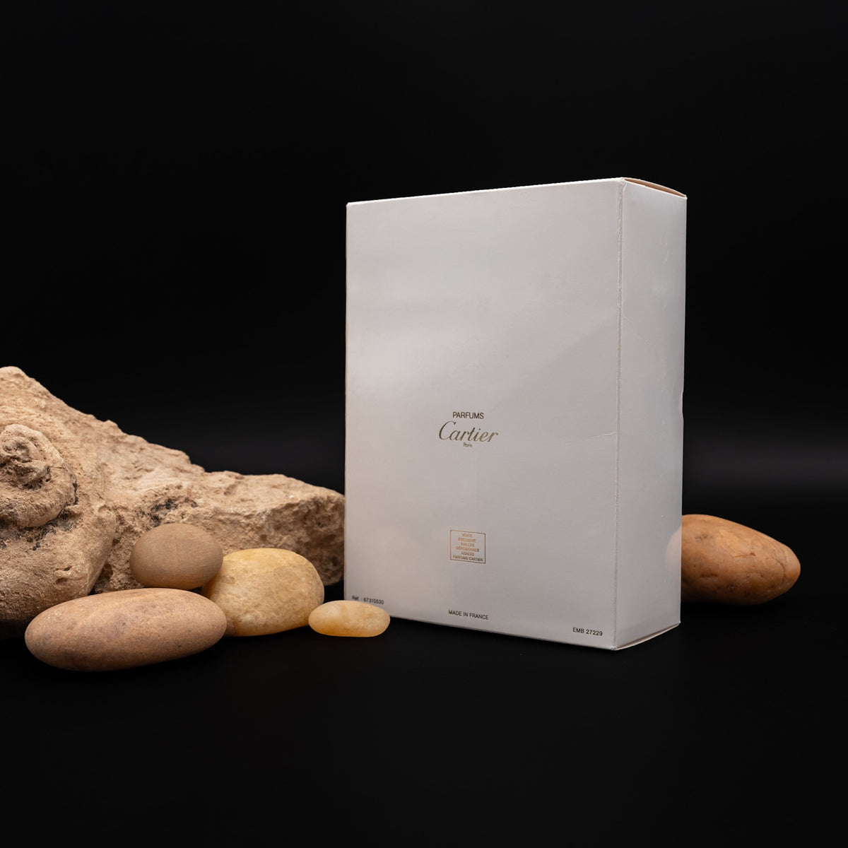 عطر بانثير دو كارتييه "الإصدار الكريستالي" المحدود (رقم ١٧٠٠/١٦٢٤) من عام ١٩٨٧ (المرجع ٦٧٣١٥٥٣٠)
