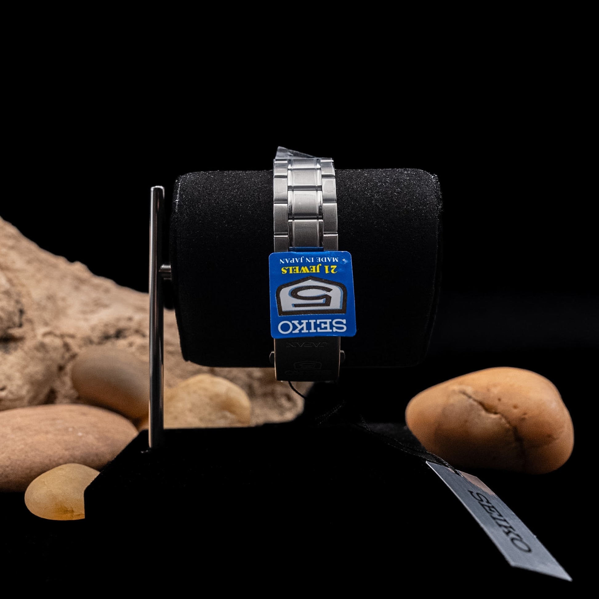 ساعة سيكو ٥ أوتوماتيكية بمينا لوميبرايت وتقويم عربي