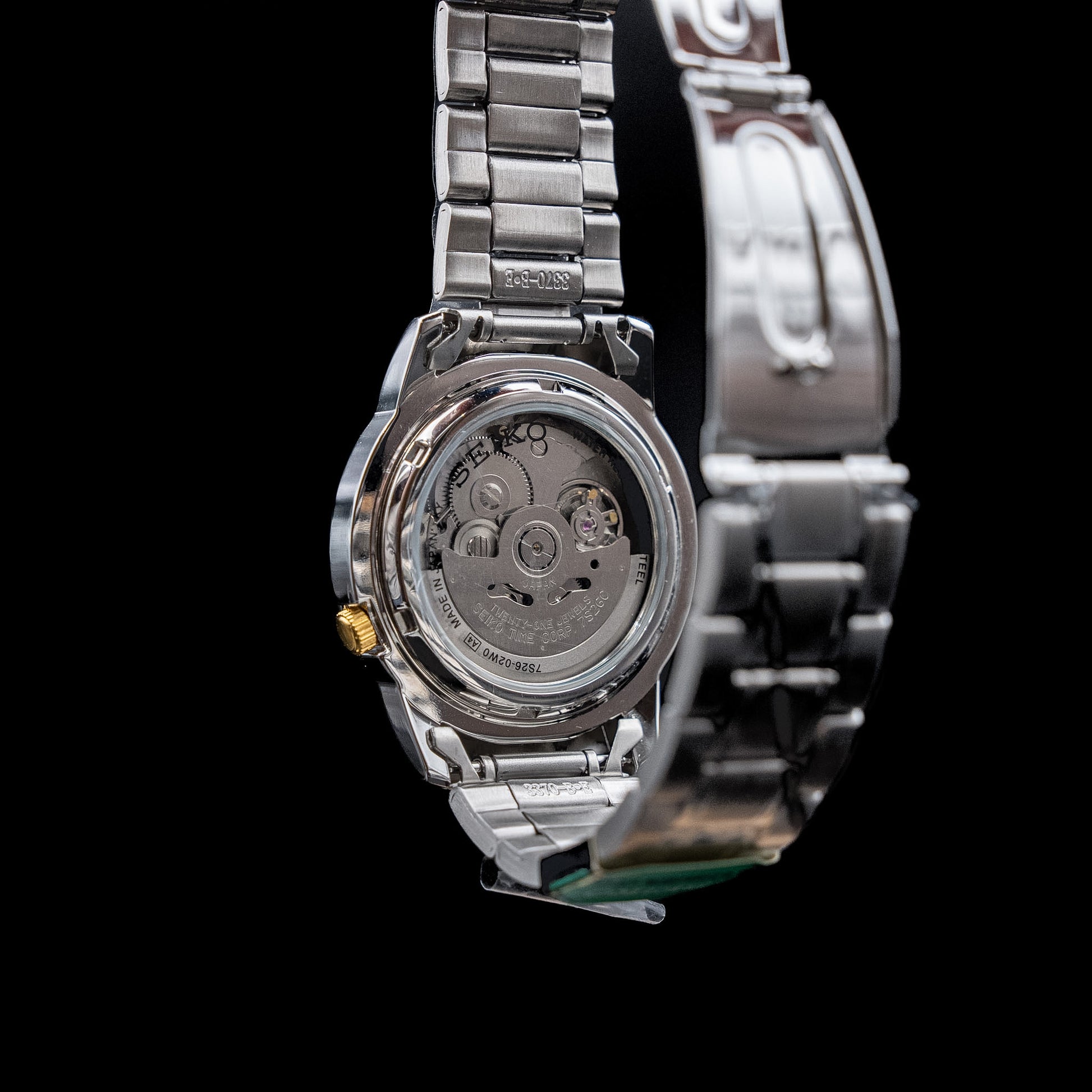 ساعة سيكو ٥ أوتوماتيكية بمينا لوميبرايت وتقويم عربي