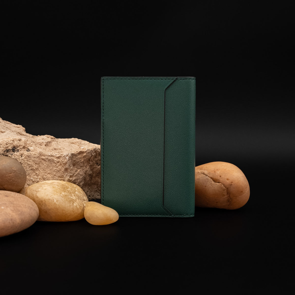 Cartier Must de Cartier Limited Edition 4 Credit Card Holder in Peacock Green Calfskin (Ref. L3001547)