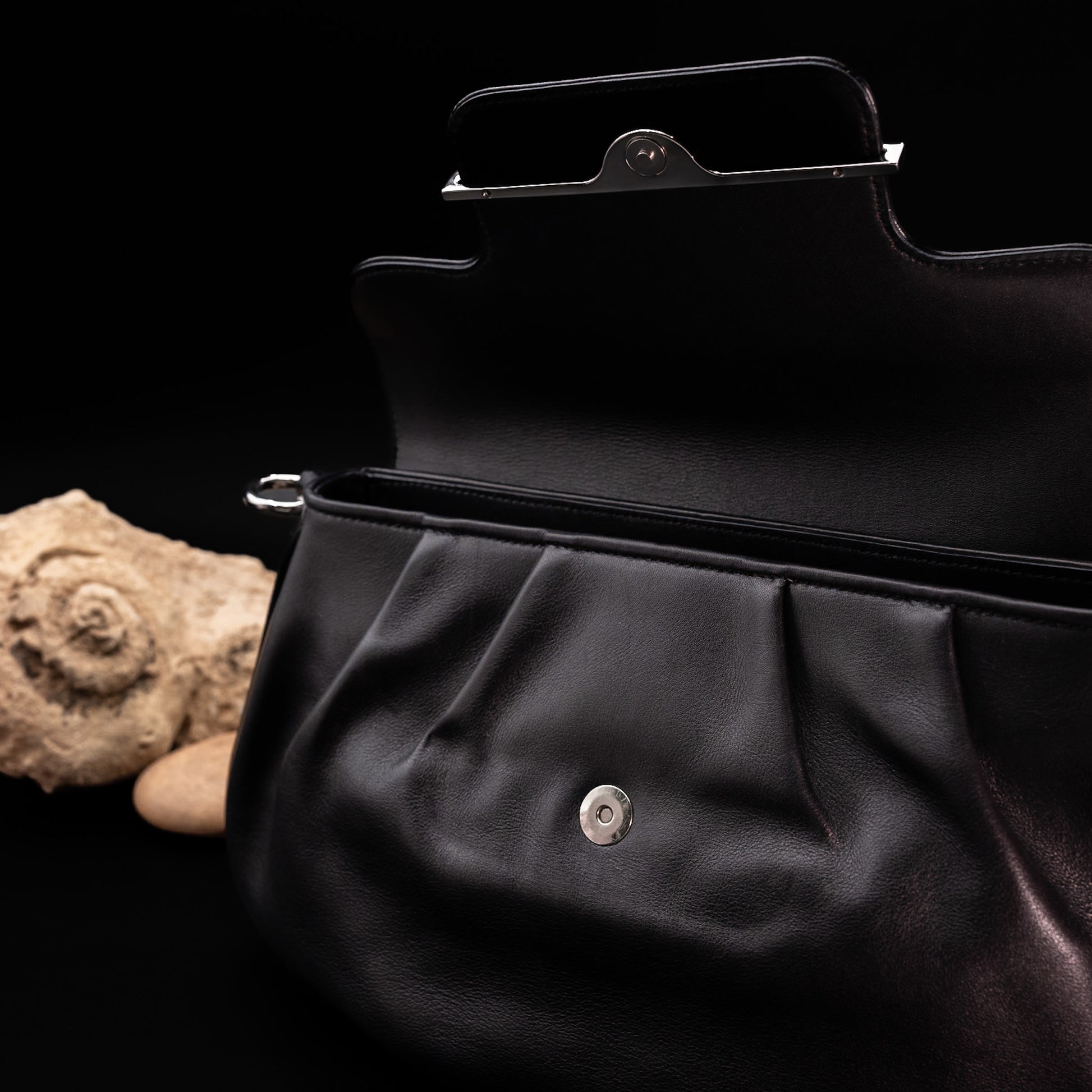 Cartier Panthère Shoulder Bag in Black Calfskin Leather from the 1990's